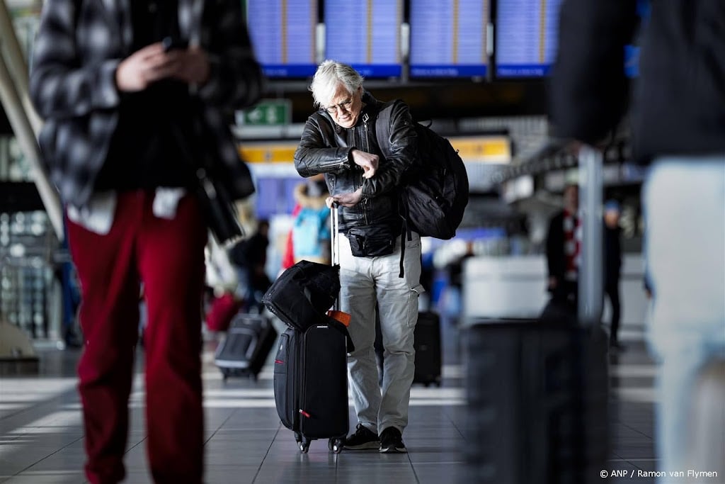 Tientallen Schiphol-vluchten geannuleerd om Duitse staking
