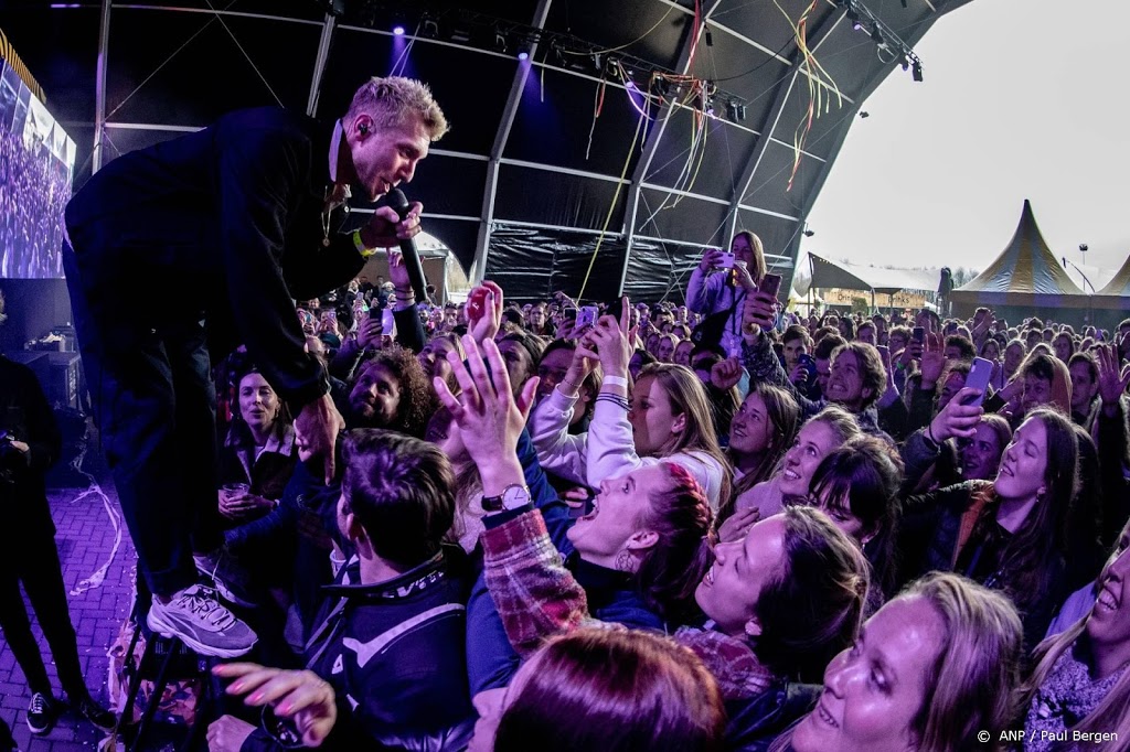 Mogelijk 16 besmettingen tijdens Fieldlab-festivals Biddinghuizen