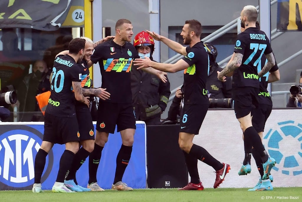 Internazionale wint maar ziet De Vrij weer uitvallen