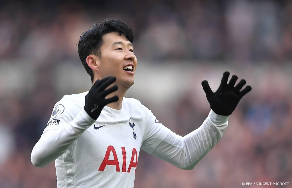 Son Heung-Min helpt Spurs met drie treffers aan uitzege op Villa