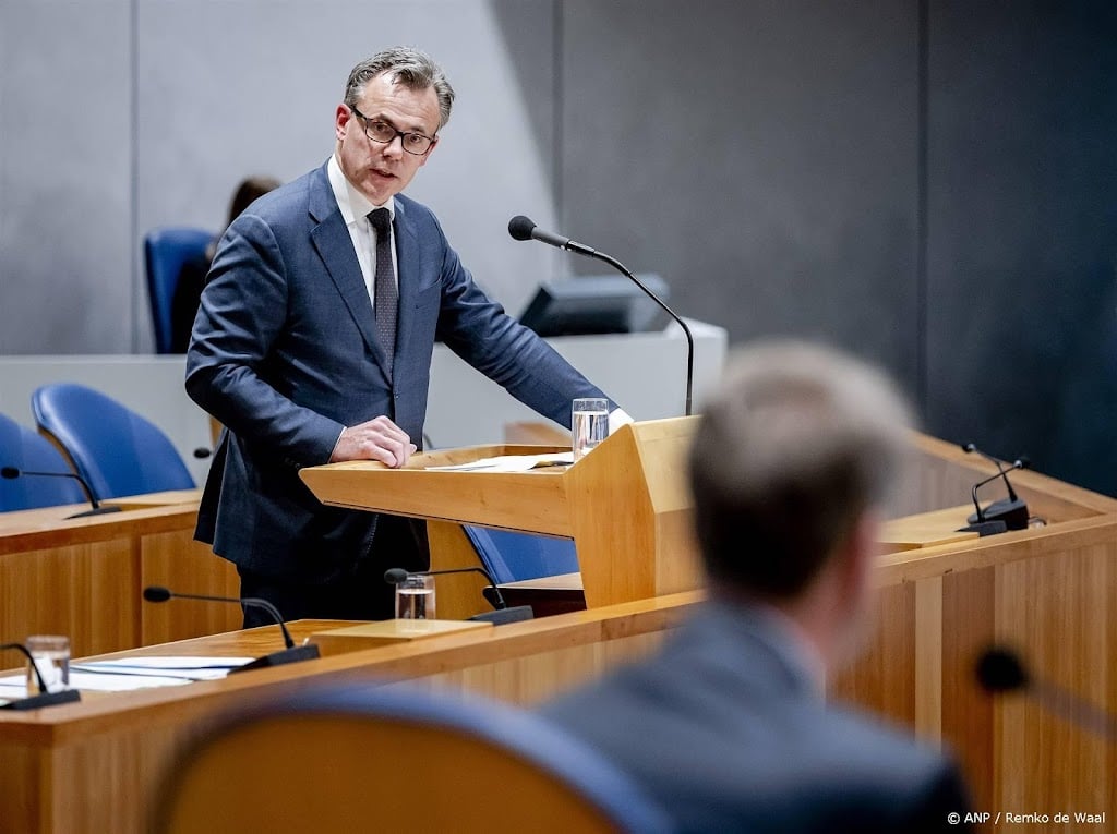 Harbers vindt cijfers over rijden onder invloed wiet 'schokkend'