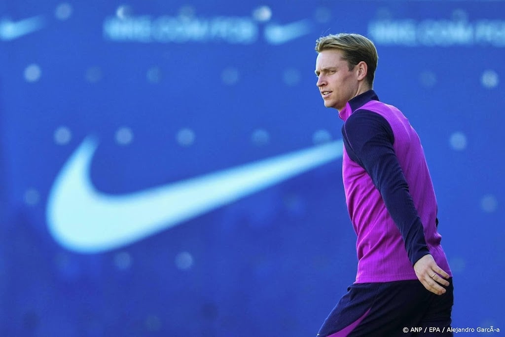 Oranje-international De Jong hervat groepstraining bij Barcelona