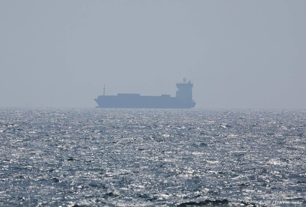 Eerste niet-Iraanse tanker sinds bestand door Straat van Hormuz