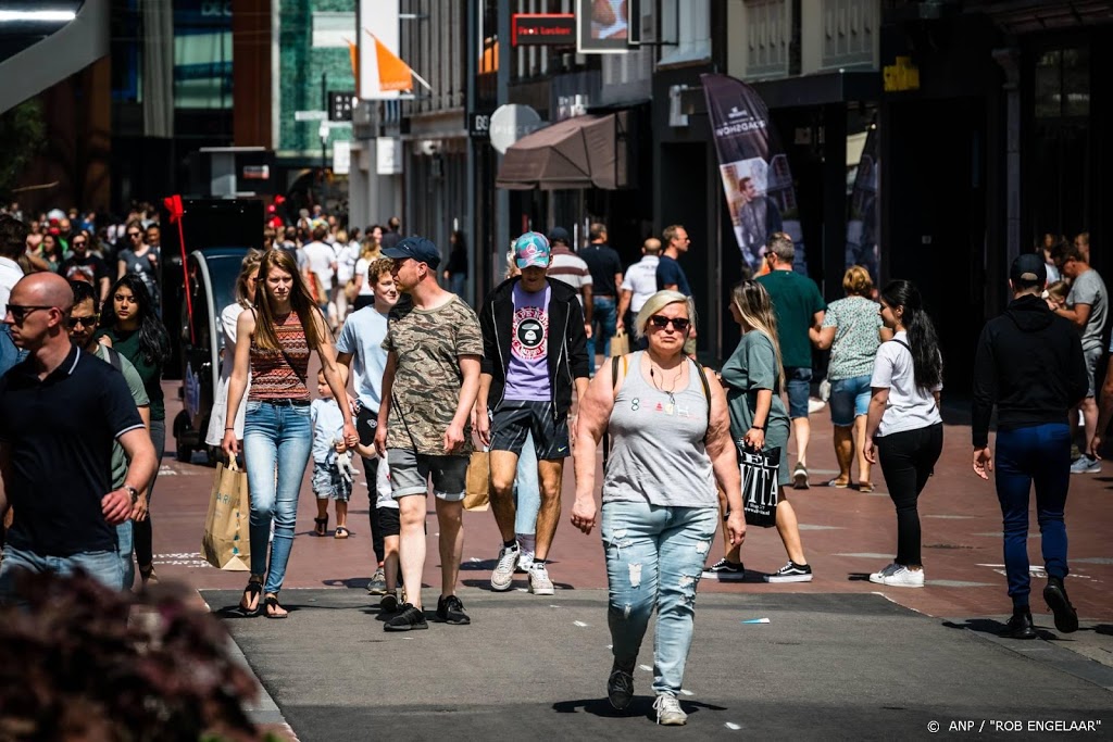 Niet heel druk in bos en natuur, wel in sommige winkelsteden