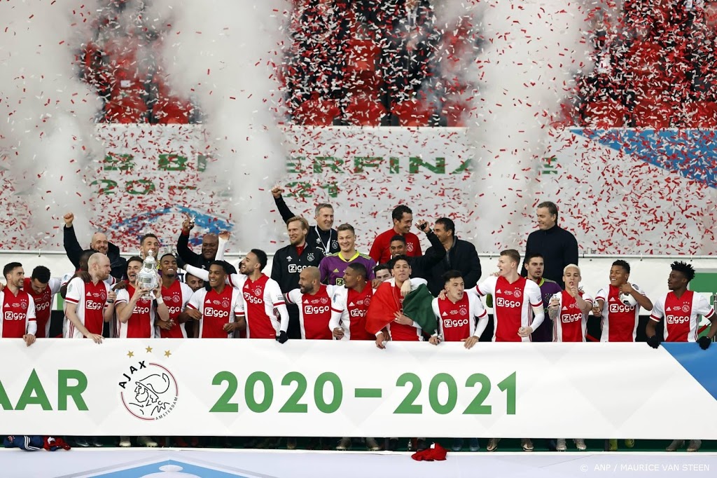 Feyenoord ontvangt kampioen Ajax in lege Kuip