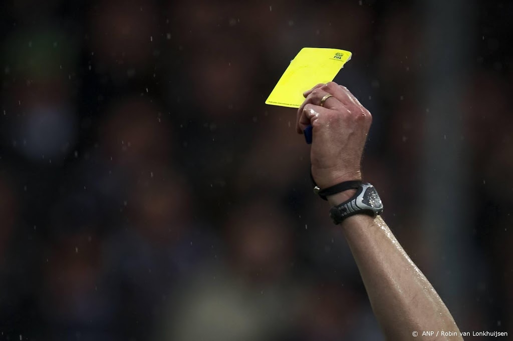 Politie verdenkt Eredivisiespeler van matchfixing met gele kaart