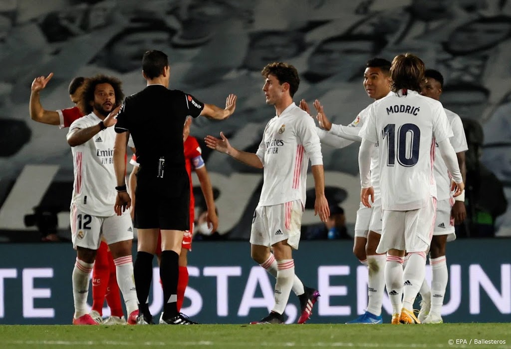 Real Madrid laat koppositie liggen door late remise tegen Sevilla