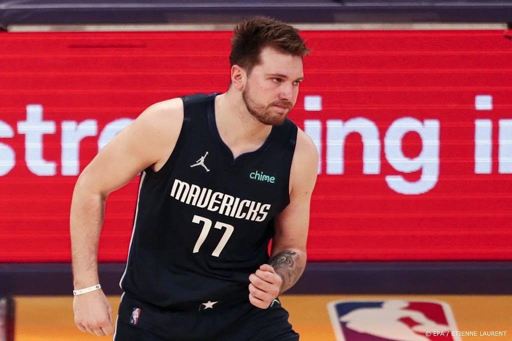 Basketballers Mavericks en 76ers vechten terug in play-offs NBA