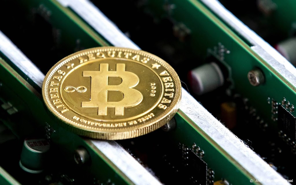 Bitcoin zakt naar laagste niveau sinds juli 2021