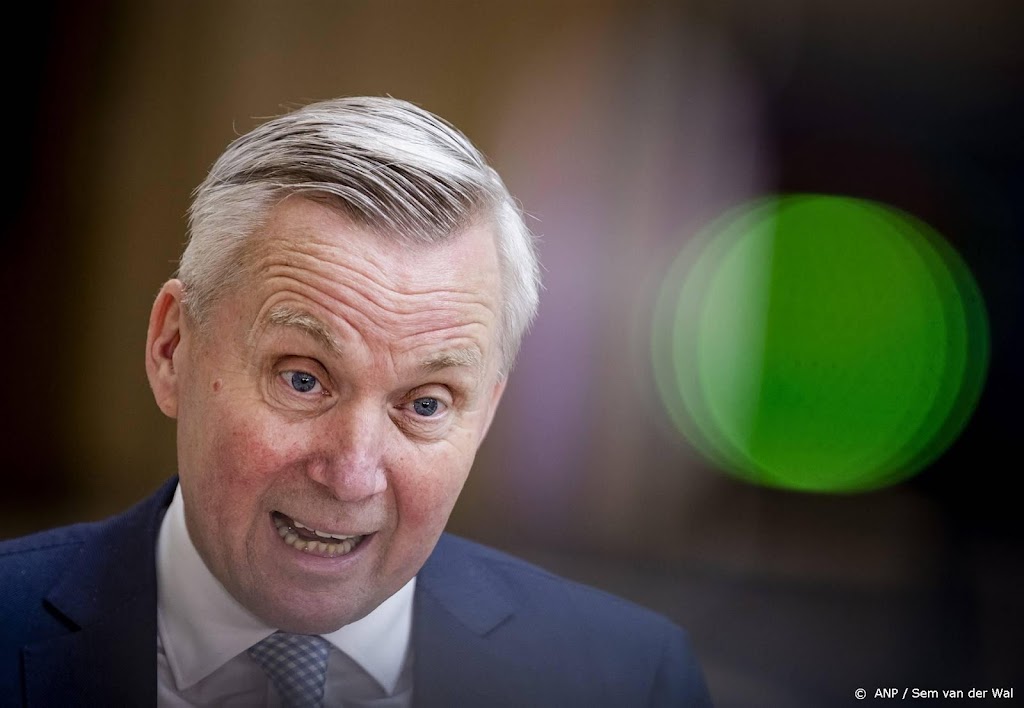 Van der Burg teruggefloten: bed-bad-brood-regeling blijft toch