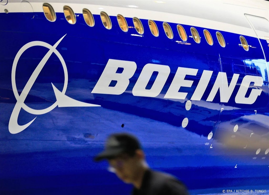 Boeing stijgt op terughoudend Wall Street, PayPal duikt omlaag