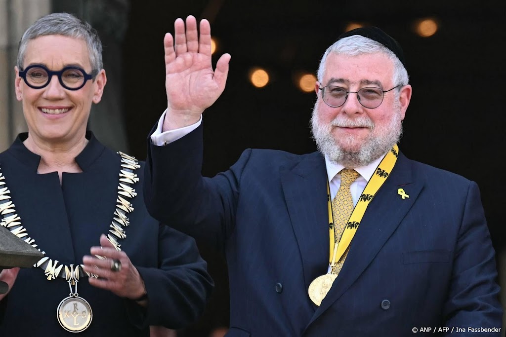Rabbijn Pinchas Goldschmidt in Aken onderscheiden met Karelsprijs