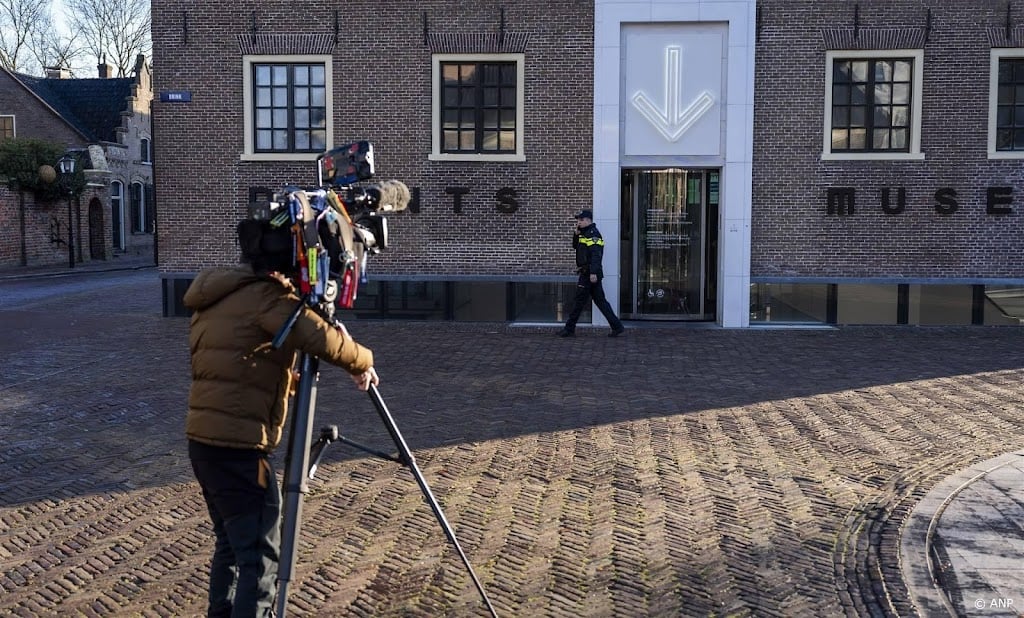 OM geeft stand van zaken op eerste zitting over kunstroof Assen