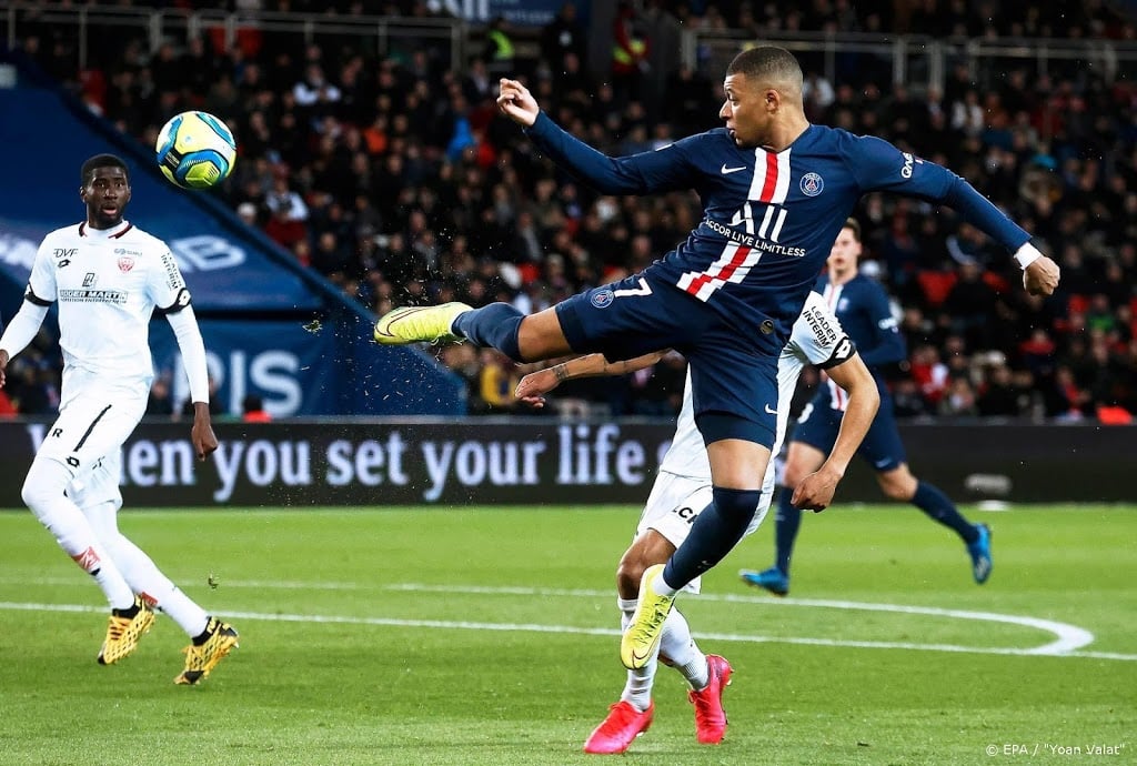 Franse rechter: seizoen Ligue 1 beëindigd, maar geen degradatie