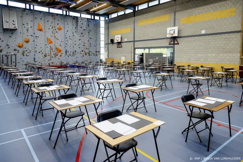 'Laat leerlingen niet in het ongewisse bij kwijtgeraakte examens'