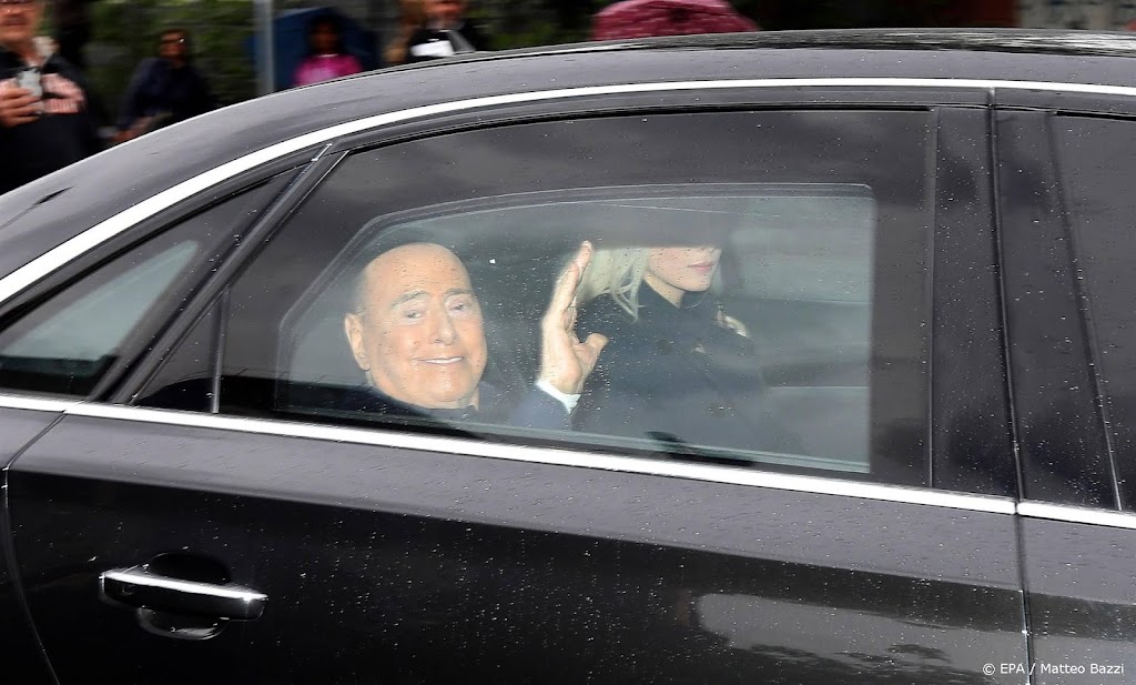 Berlusconi na drie weken alweer opgenomen in het ziekenhuis