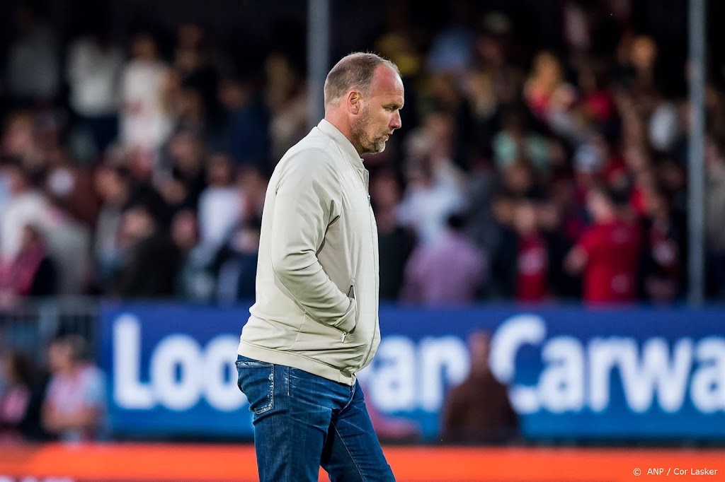 FC Emmen-trainer Lukkien wil in finale geloof en vertrouwen zien 