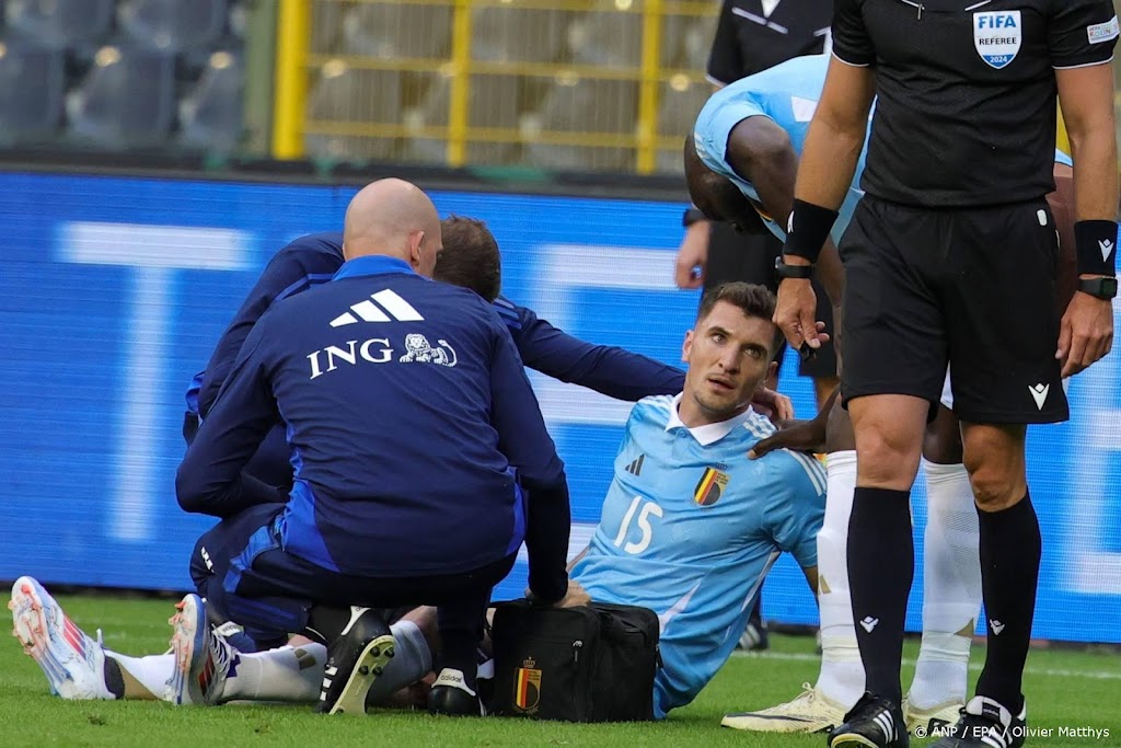 Belgische voetballers zien Meunier geblesseerd uitvallen 