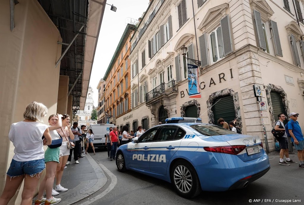 Winkel van Bulgari in Rome via tunnels beroofd 