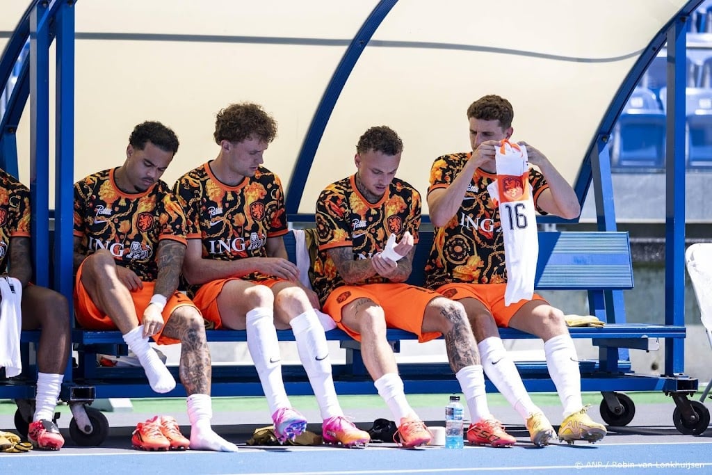 Reserves van Oranje verliezen van tweede keus Oezbekistan