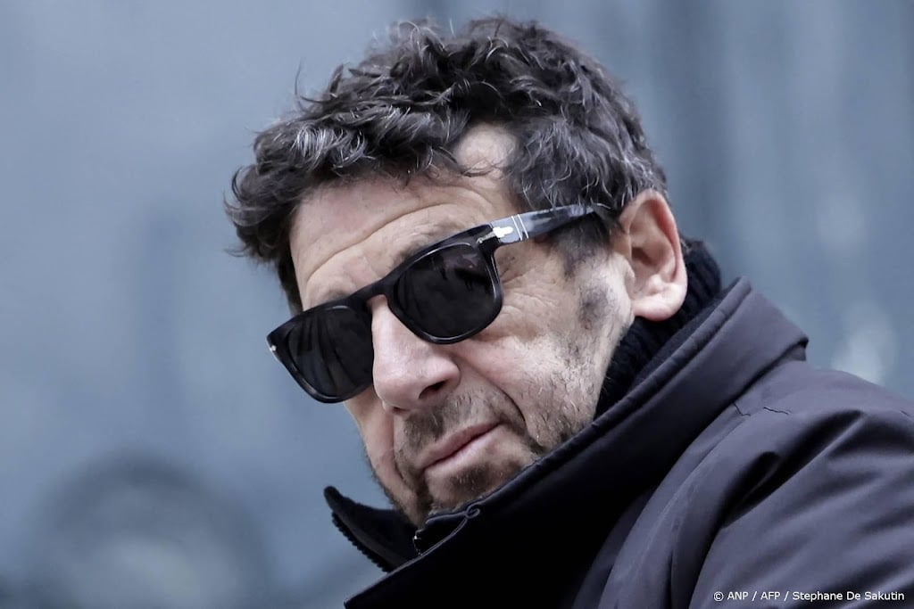 Franse zanger Patrick Bruel langer in hechtenis in zedenonderzoek