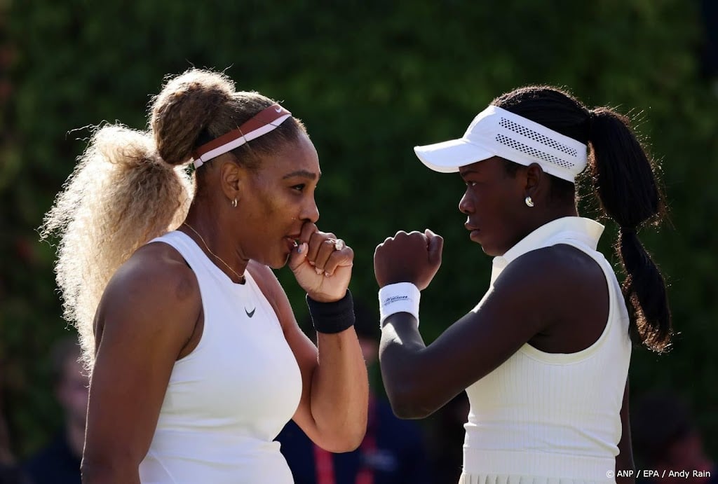 Serena Williams maakt comeback met zege in dubbelspel op Queen's 