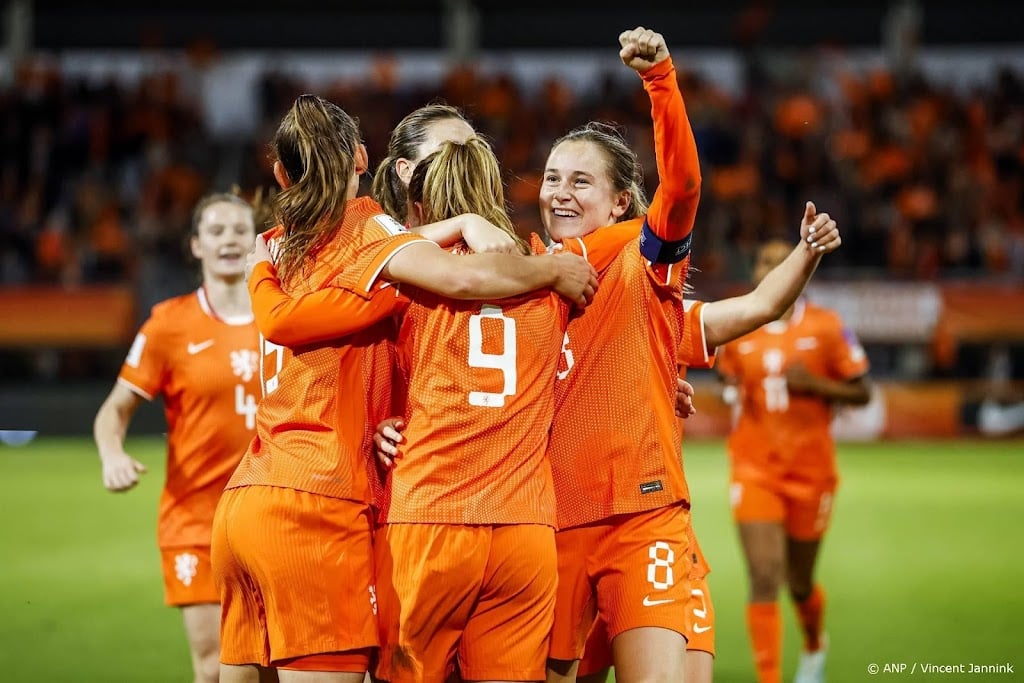 Voetbalsters naar play-offs in WK-kwalificatie ondanks zege