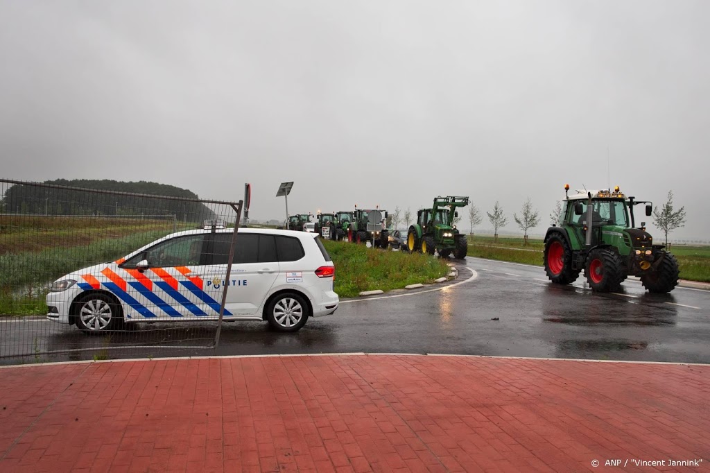 Boeren voeren actie bij Lelystad Airport