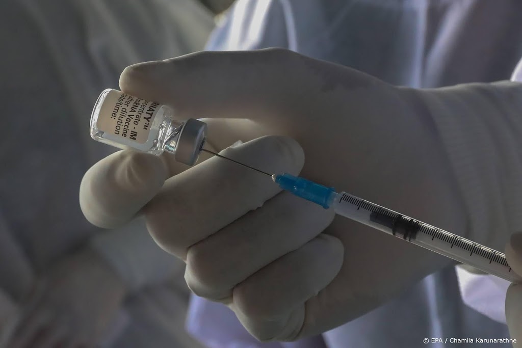 Vaccinmakers: derde coronaprik beschermt mogelijk veel beter