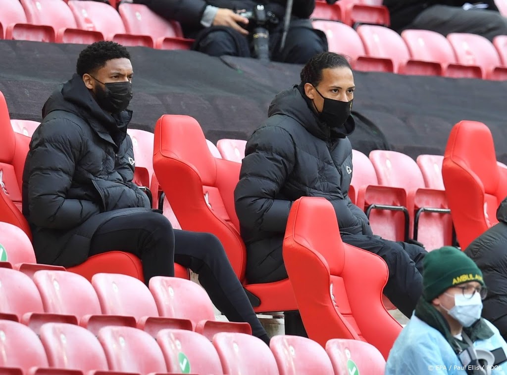 Liverpool neemt herstelde Van Dijk mee op trainingskamp