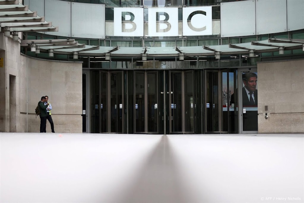 BBC-presentator beschuldigd van misbruik, regering wil uitleg
