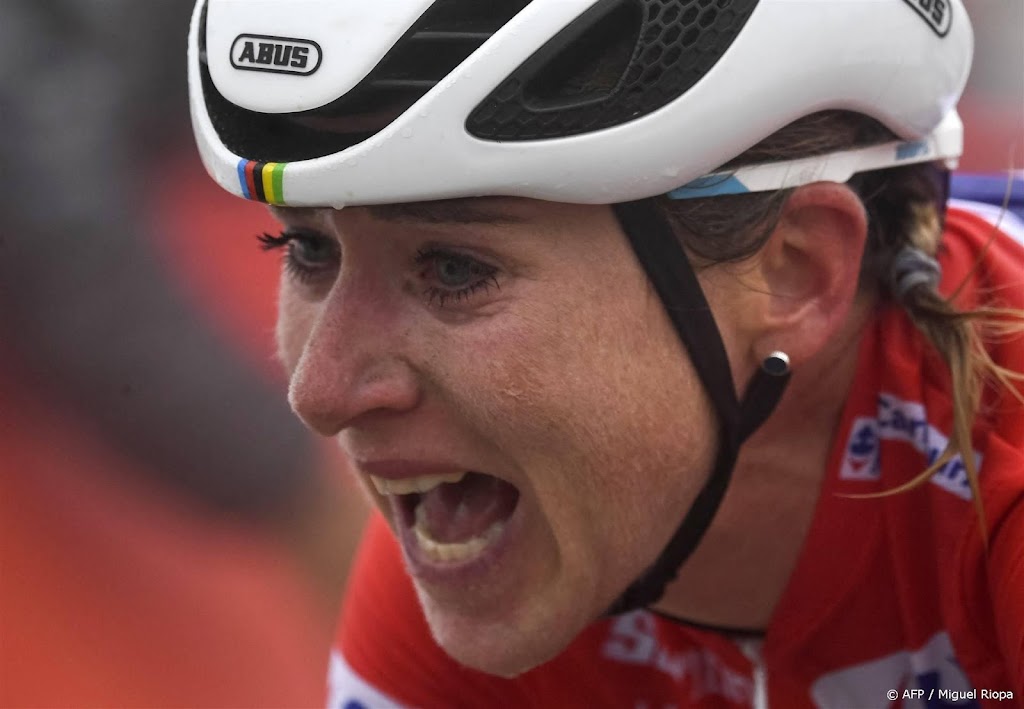 Van Vleuten wint in afscheidsjaar na Vuelta ook Giro Donne