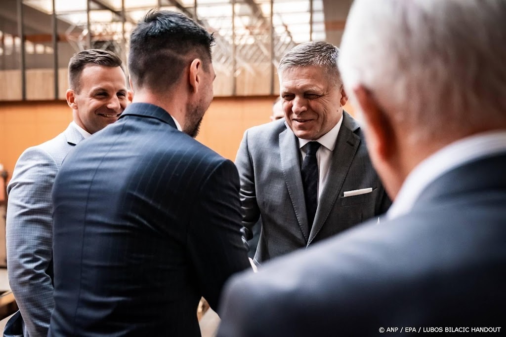 Slowaakse premier weer aan het werk na moordaanslag