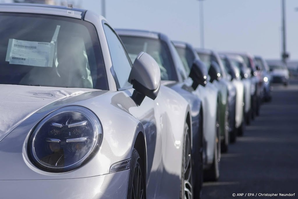 Porsche verkoopt fors minder auto's, 911 blijft populair