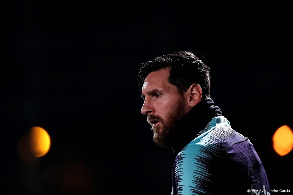 Fans van PSG vergeefs op vliegveld voor Messi