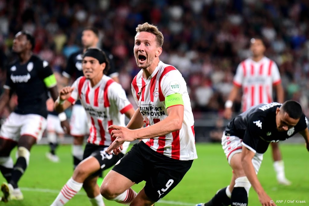 PSV ontsnapt in verlenging tegen Monaco en gaat naar play-offs CL