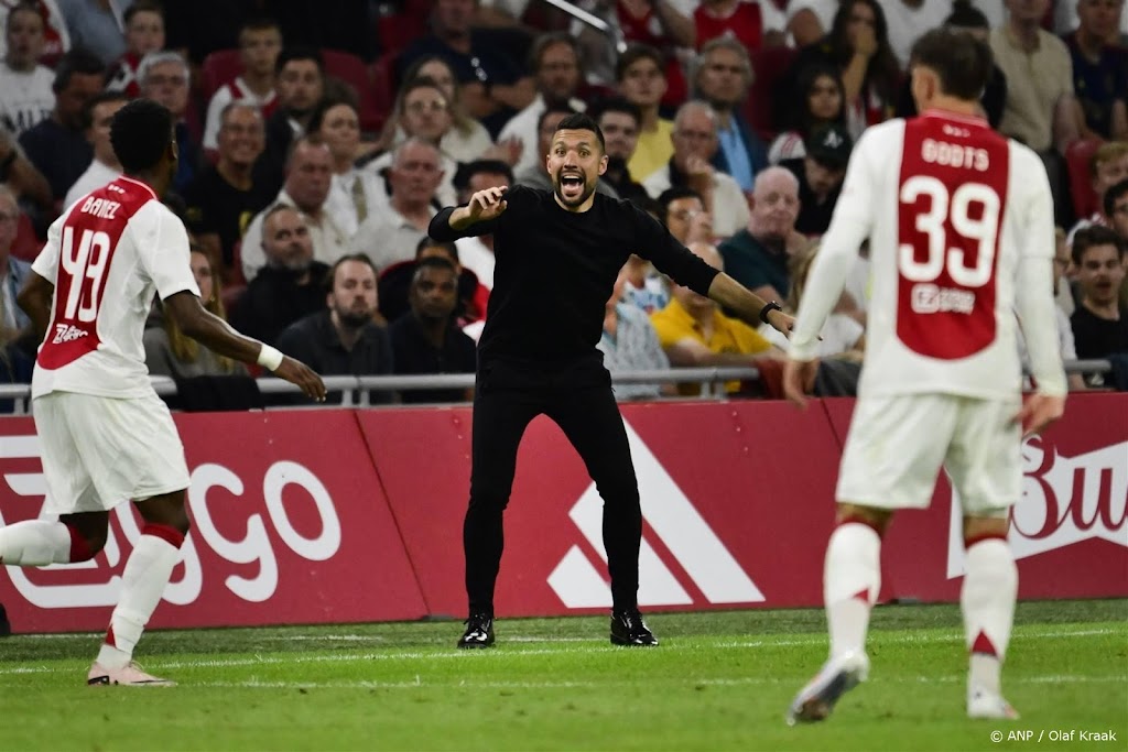 Ajax-coach Farioli prijst mentaliteit van zijn spelers in Athene