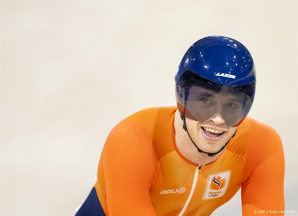 Lavreysen geniet van hitte op wielerpiste waar fans lijden