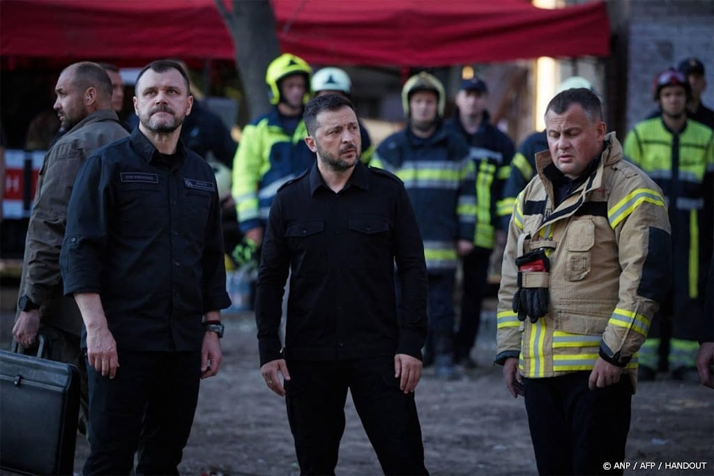 Zelensky herhaalt dat Oekraïne geen land opgeeft aan bezetters