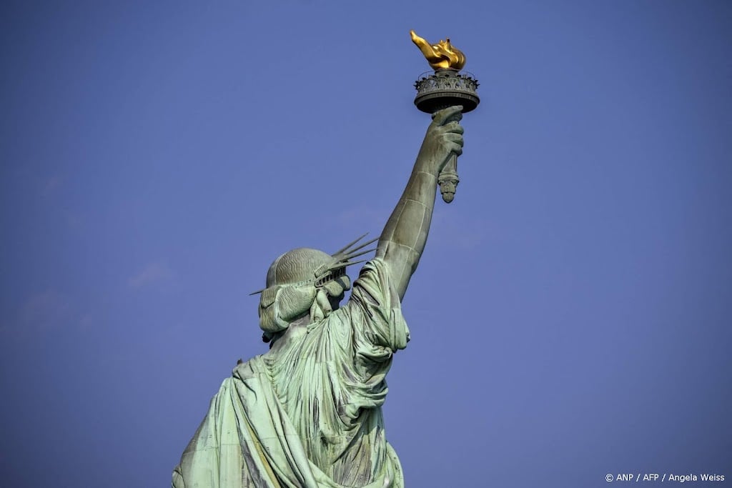 Vrouw en baby sterven na omslaan boot bij Vrijheidsbeeld New York