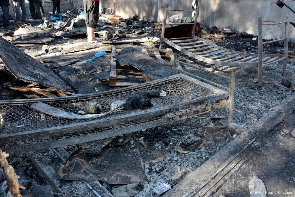 Grieks vluchtenlingenkamp Moria nagenoeg verwoest door brand