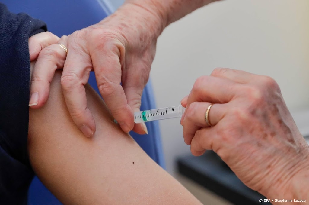Eerste Belgen hebben derde coronaprik al gekregen