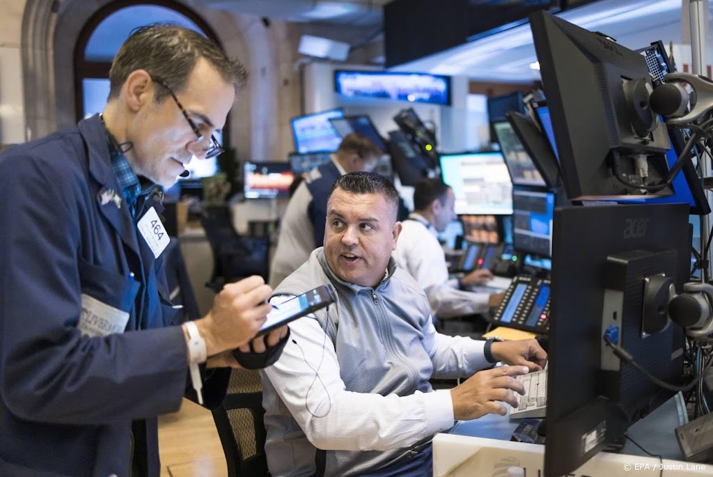 Wall Street zet herstel voort, koerst af op weekwinst