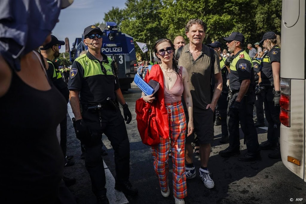 Carice van Houten weer aangehouden bij blokkade A12