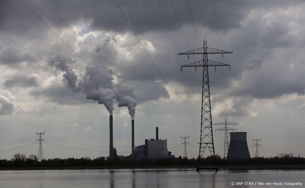 Waterbedrijven: onbekend welke gifstoffen in de Maas eindigen 