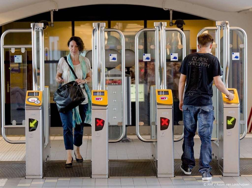CBS: doordeweeks minder check-ins in ov, in weekend juist meer