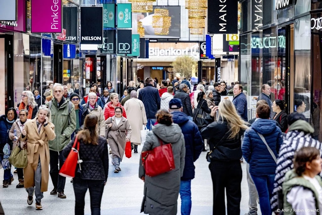 Consumenten besteden meer aan goederen en diensten