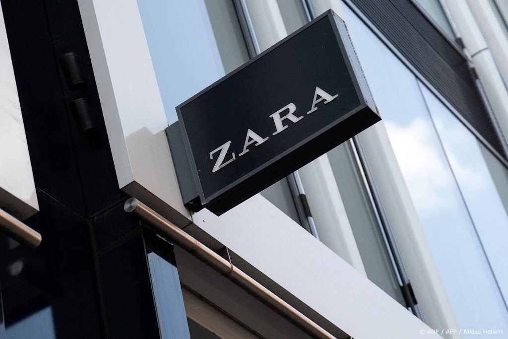 Moederbedrijf kledingketen Zara verkoopt meer in eerste jaarhelft