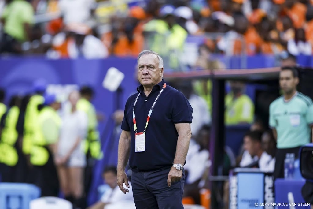 Advocaat gaat door als bondscoach van Curaçao