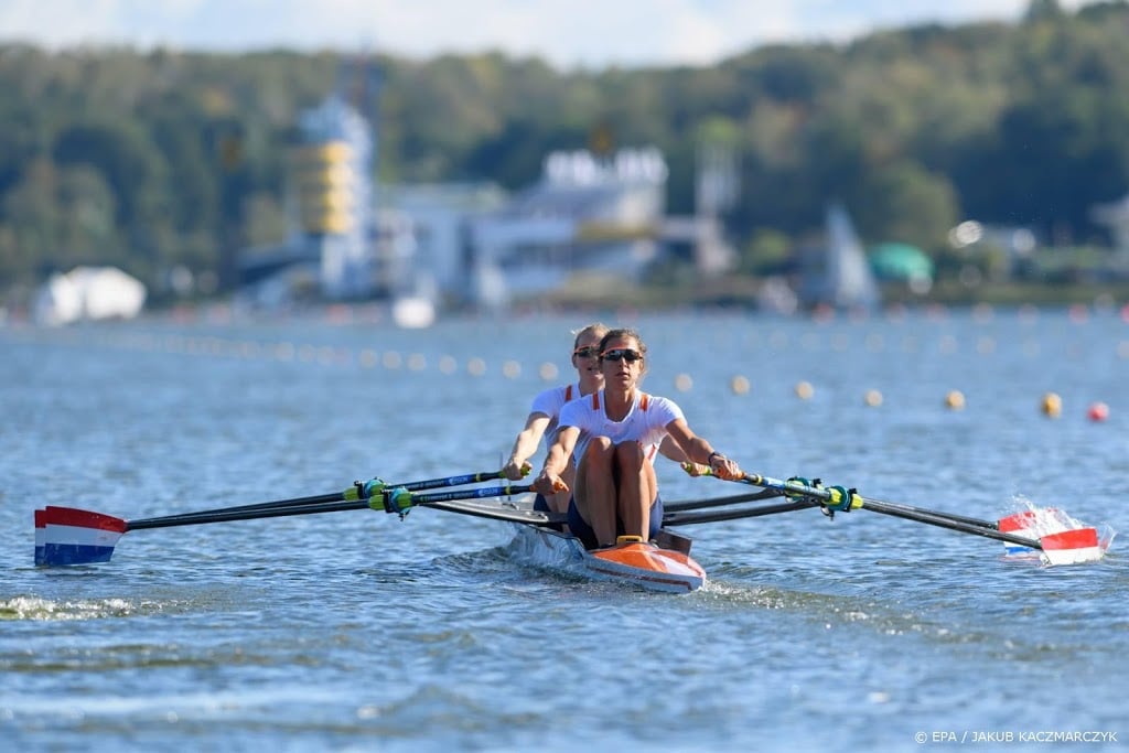 Vijf Nederlandse boten naar finale op eerste dag EK roeien